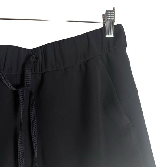 Lululemon Black On The Fly Travel Woven Athleisure Shorts Size 8 - Picture 5 of 8